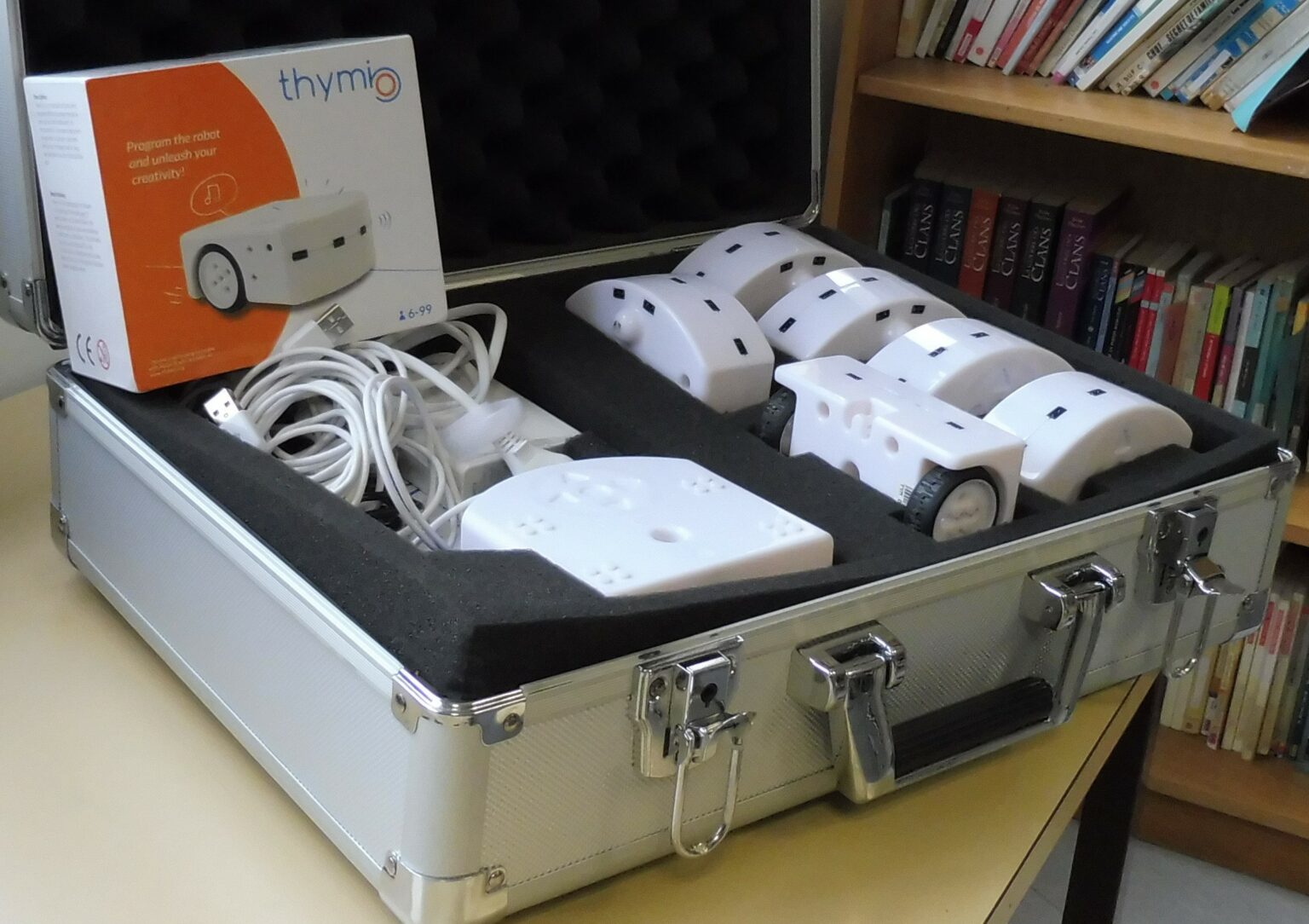 Robot Thymio - Sciences à emporter